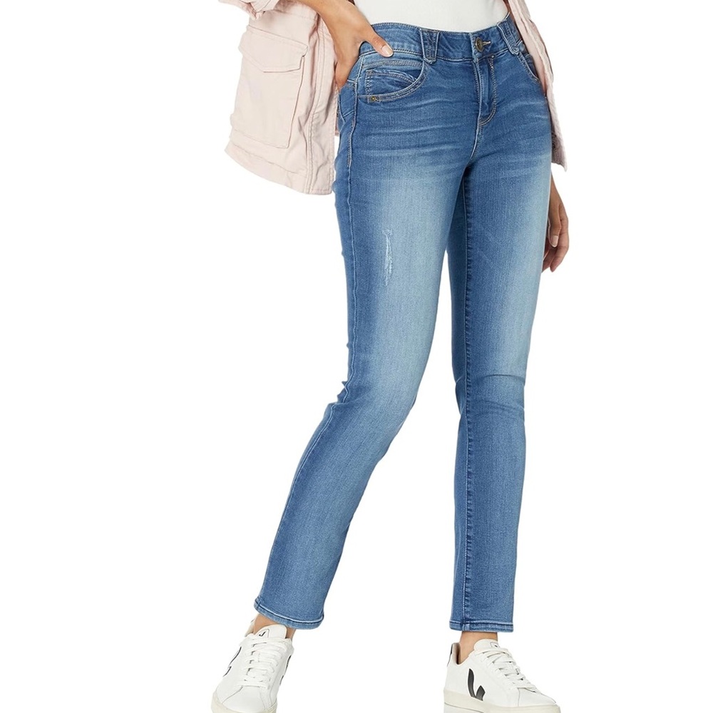 Democracy Women's Petite Ab Solution Straight Leg Jean Size 2P